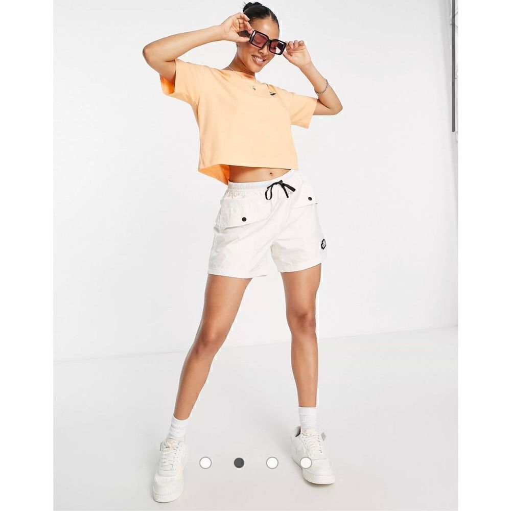 NWT The North Face Outline Horizon Shorts, White, Pride, Women’s XS Windwall 5”
